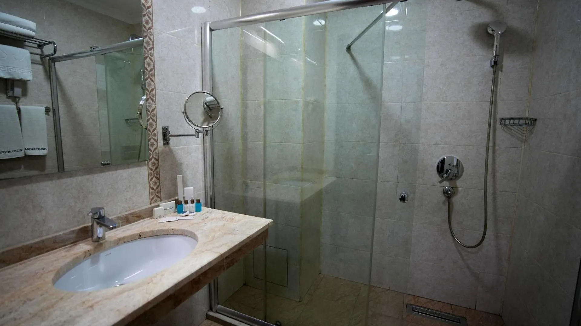 Atlas Hotel Baky 3*,